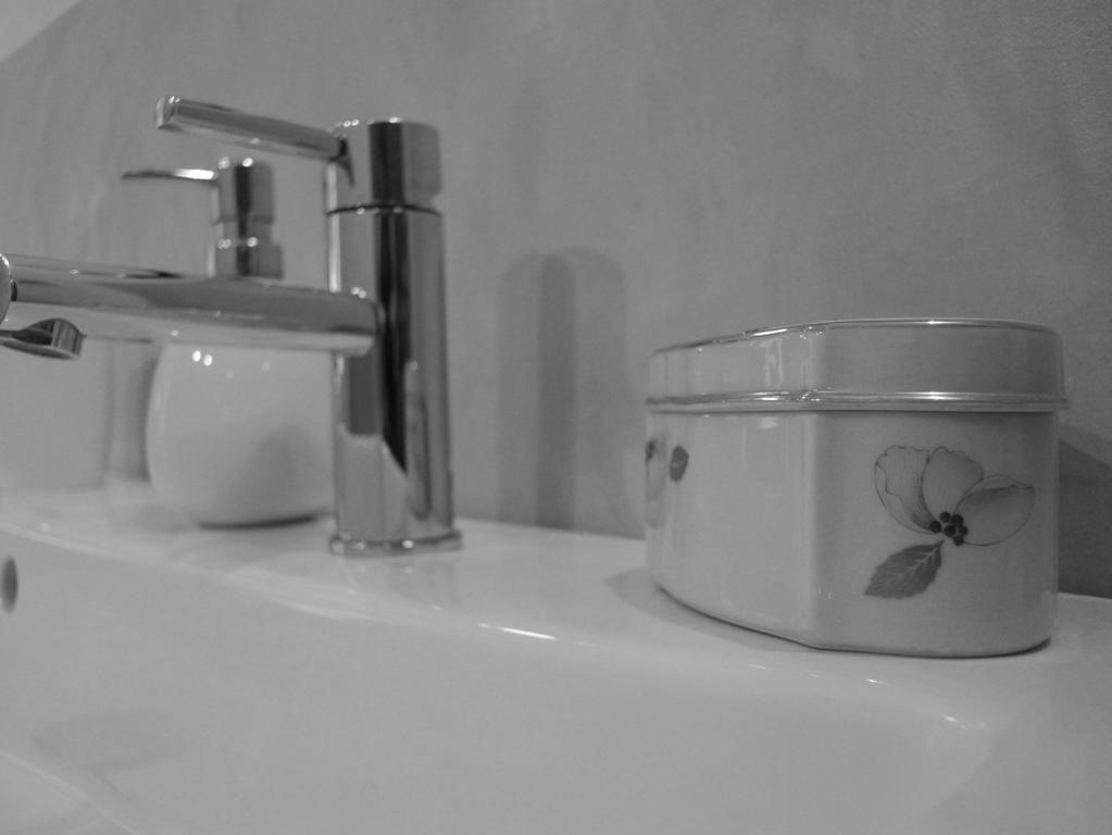 Hameau De La Fausse Sauge Bed & Breakfast Mezilles Phòng bức ảnh